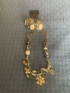 paparazzi silver and White Charm Necklace